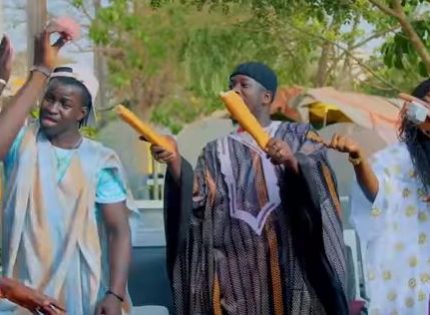 CLIP: Tekk Khel – Ndogou Salam Diallo ak Ouzin Keita